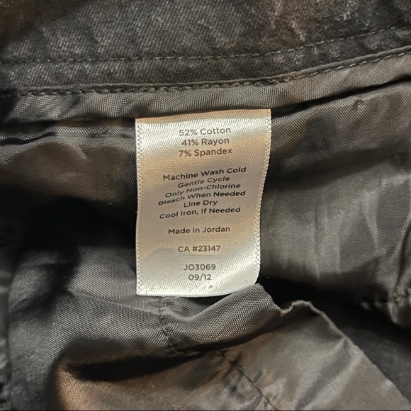 Talbots Petites Black Curvy Capris 6P - Picture 7 of 7